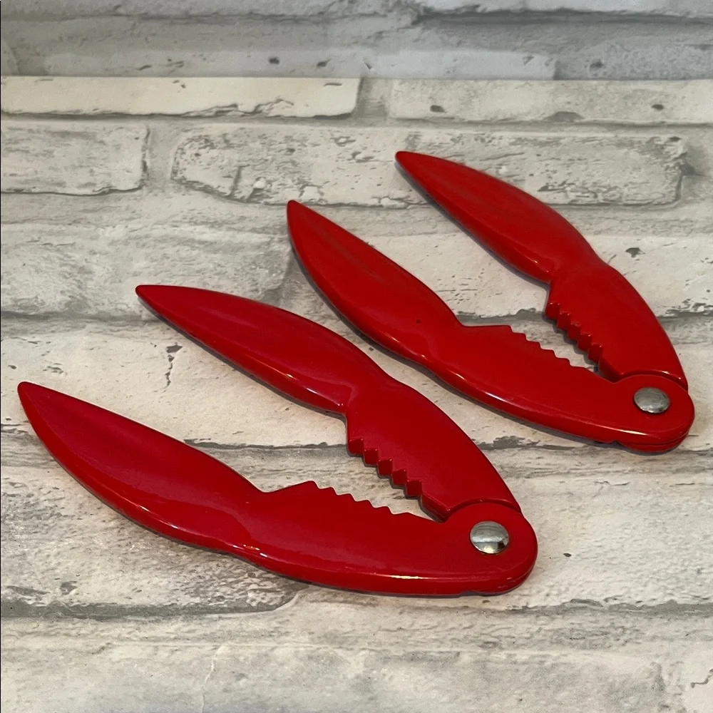 Red Lobster Claw Crackers set of 2 enamel over metal vintage