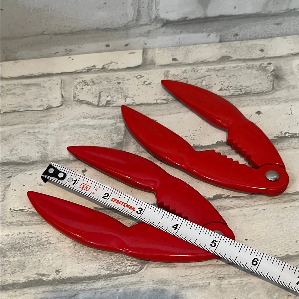 Red Lobster Claw Crackers set of 2 enamel over metal vintage
