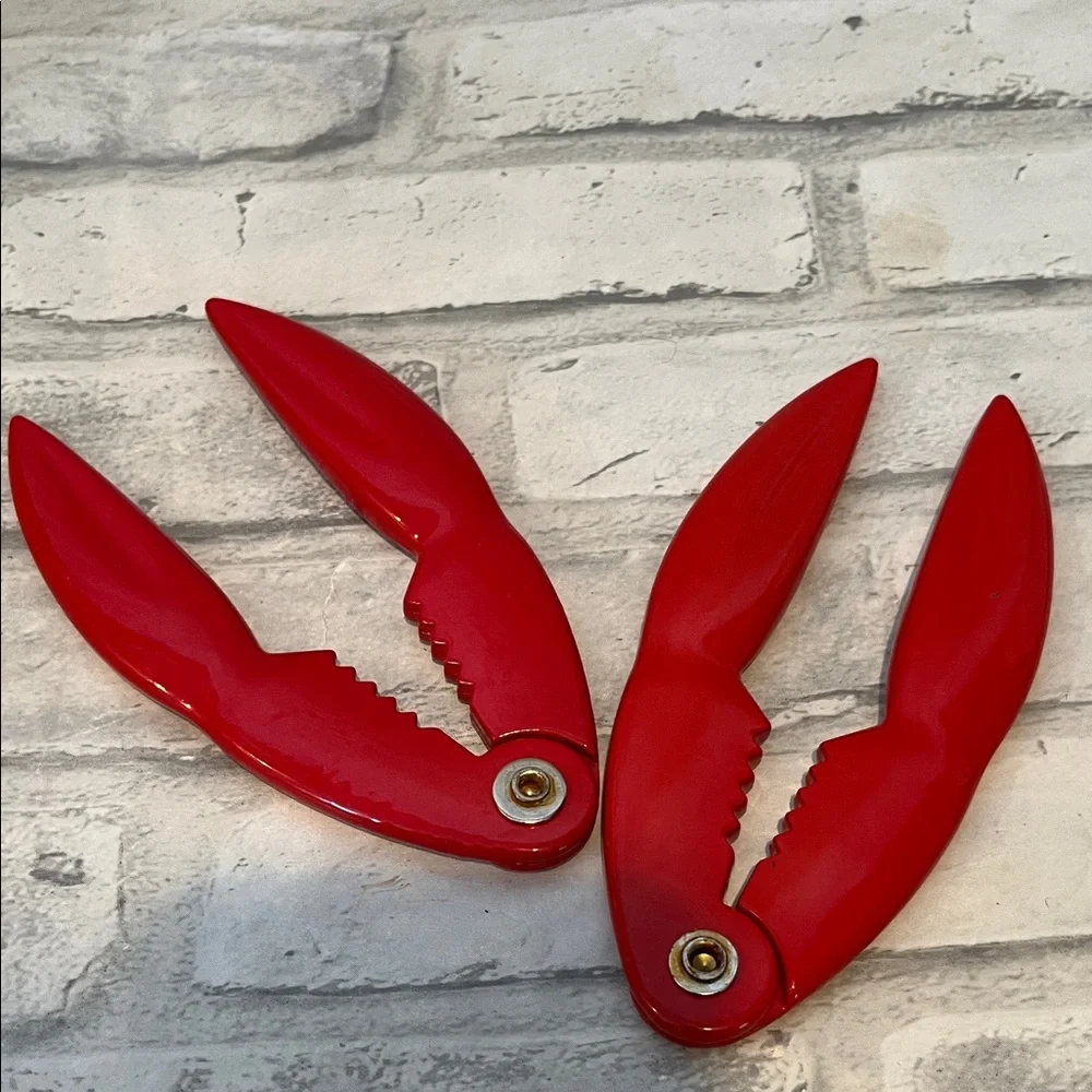 Red Lobster Claw Crackers set of 2 enamel over metal vintage