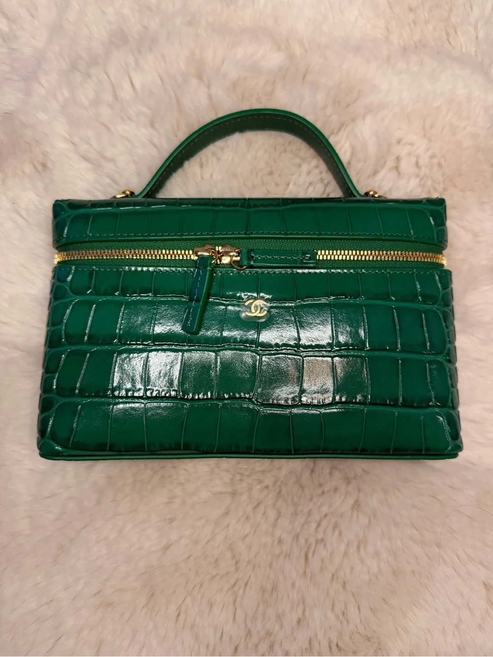CHANEL Emerald Green Croc-Embossed Slim Vanity Bag with Gold Hardware