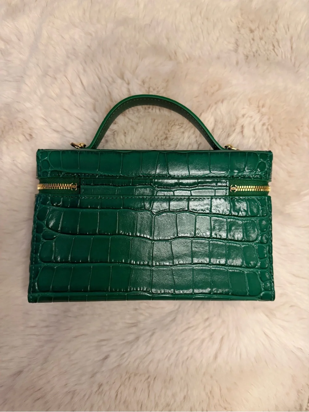 CHANEL Emerald Green Croc-Embossed Slim Vanity Bag with Gold Hardware