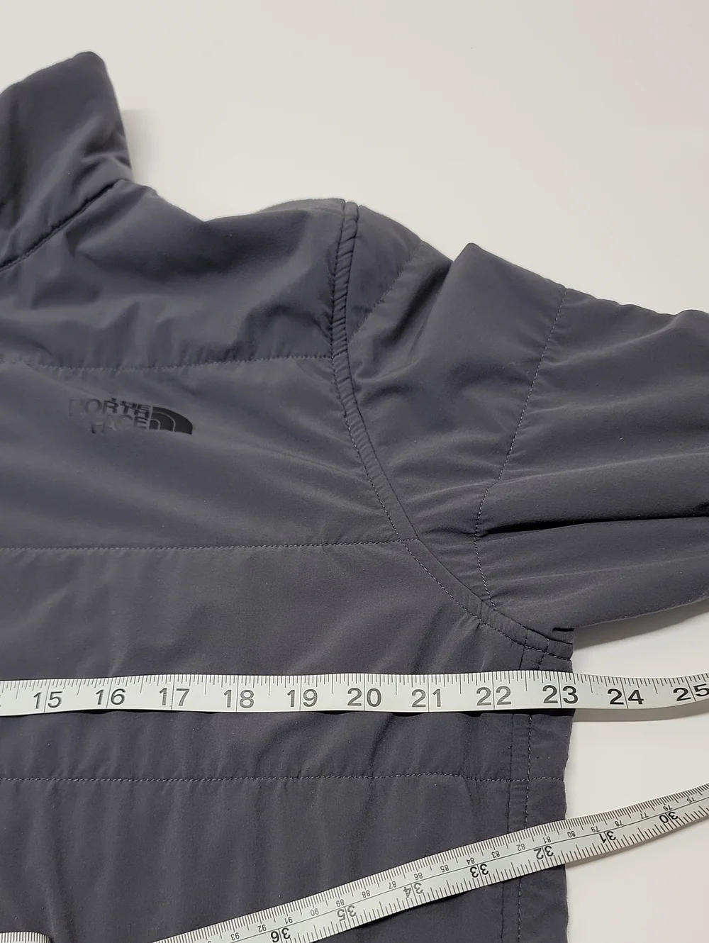 The North Face Men's Charcoal Gray Quilted Snap-Placket Pullover Sz Large