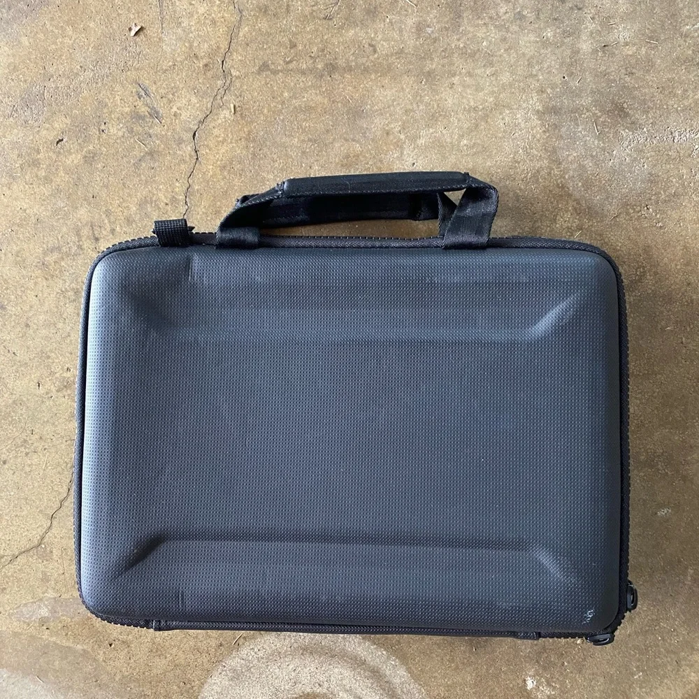 Thule Guantlet Attache Laptop Case Bag 13