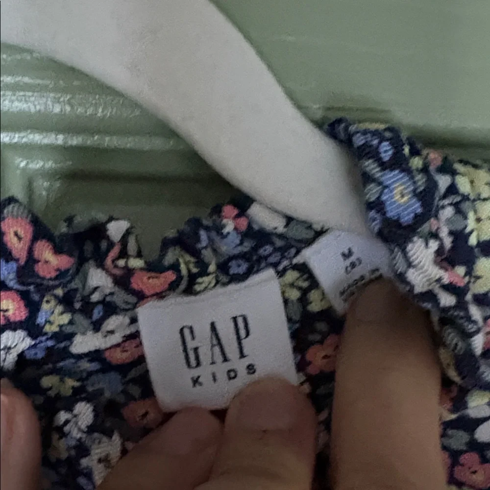 GAP vibrant floral