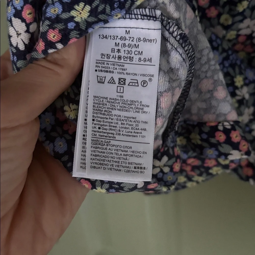 GAP vibrant floral