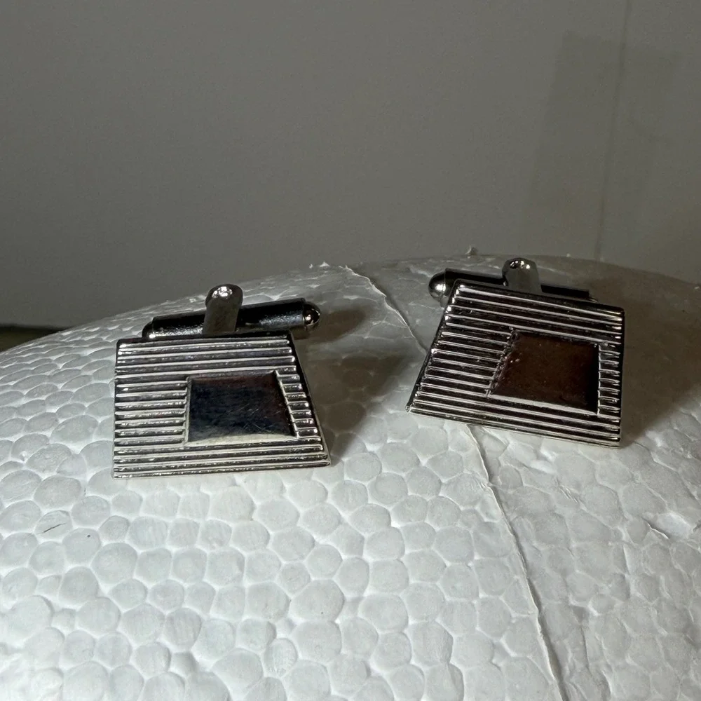 Vintage Mens Silver Tone Geometric Ribbed Rectangle Toggle‎ Back Cufflinks