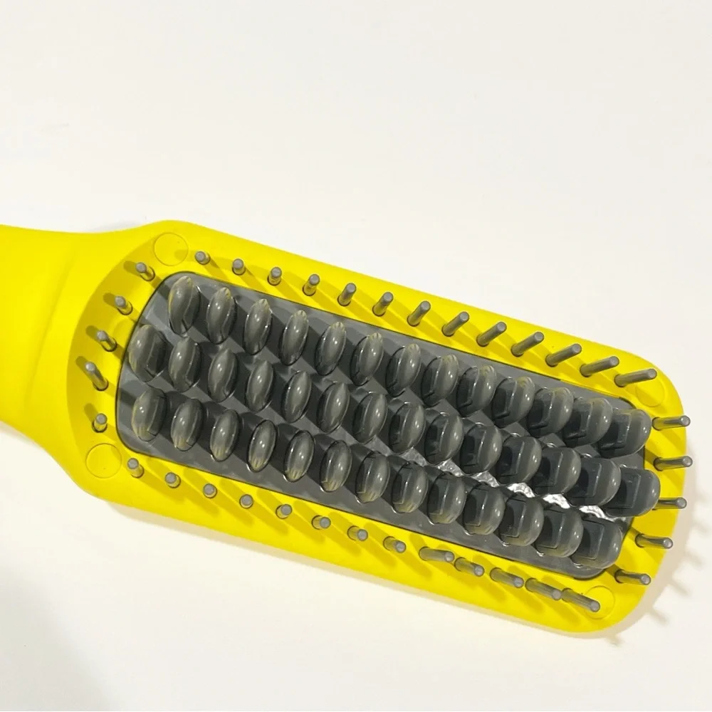 Drybar Yellow The Baby Brush Crush Mini Straightening Brush Hair‎ Styling Brush