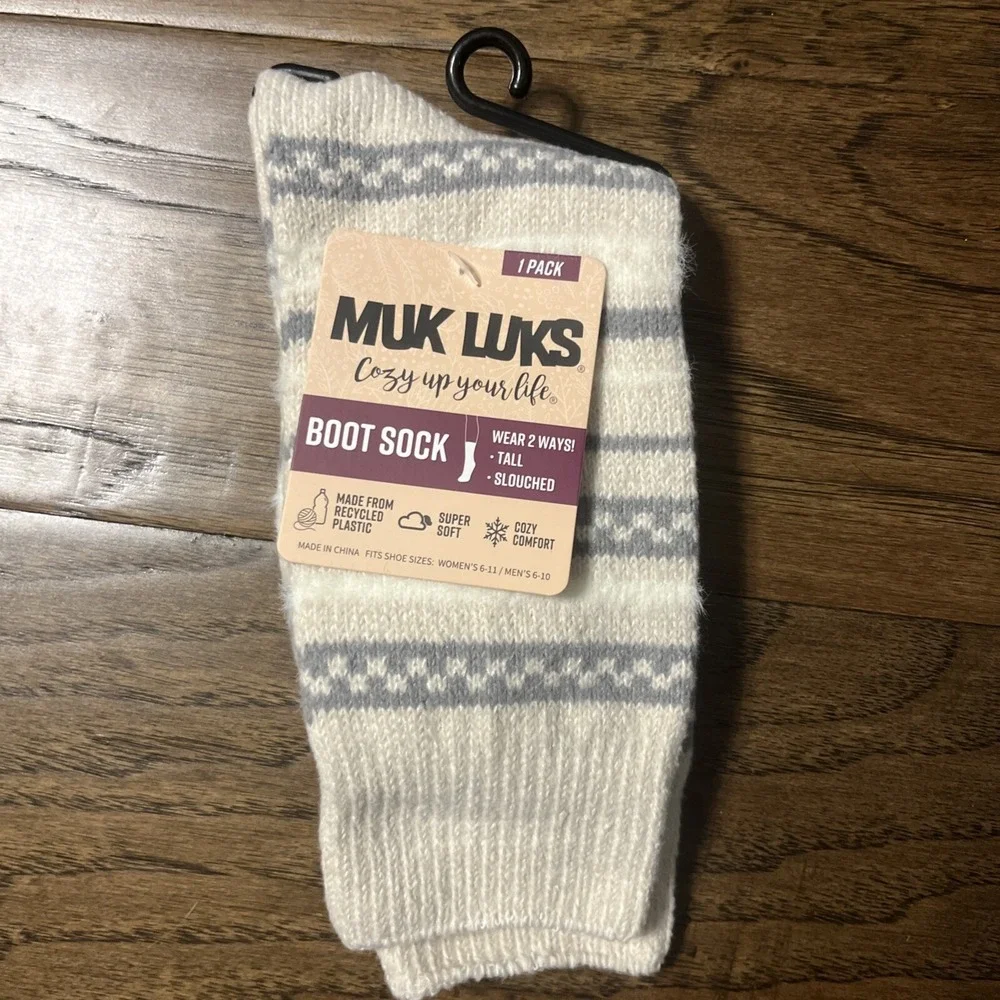 MUK LUKS Taupe Gray Crew Boot Socks Shoe Size Women's 6-11 Men's 6-10 NWT