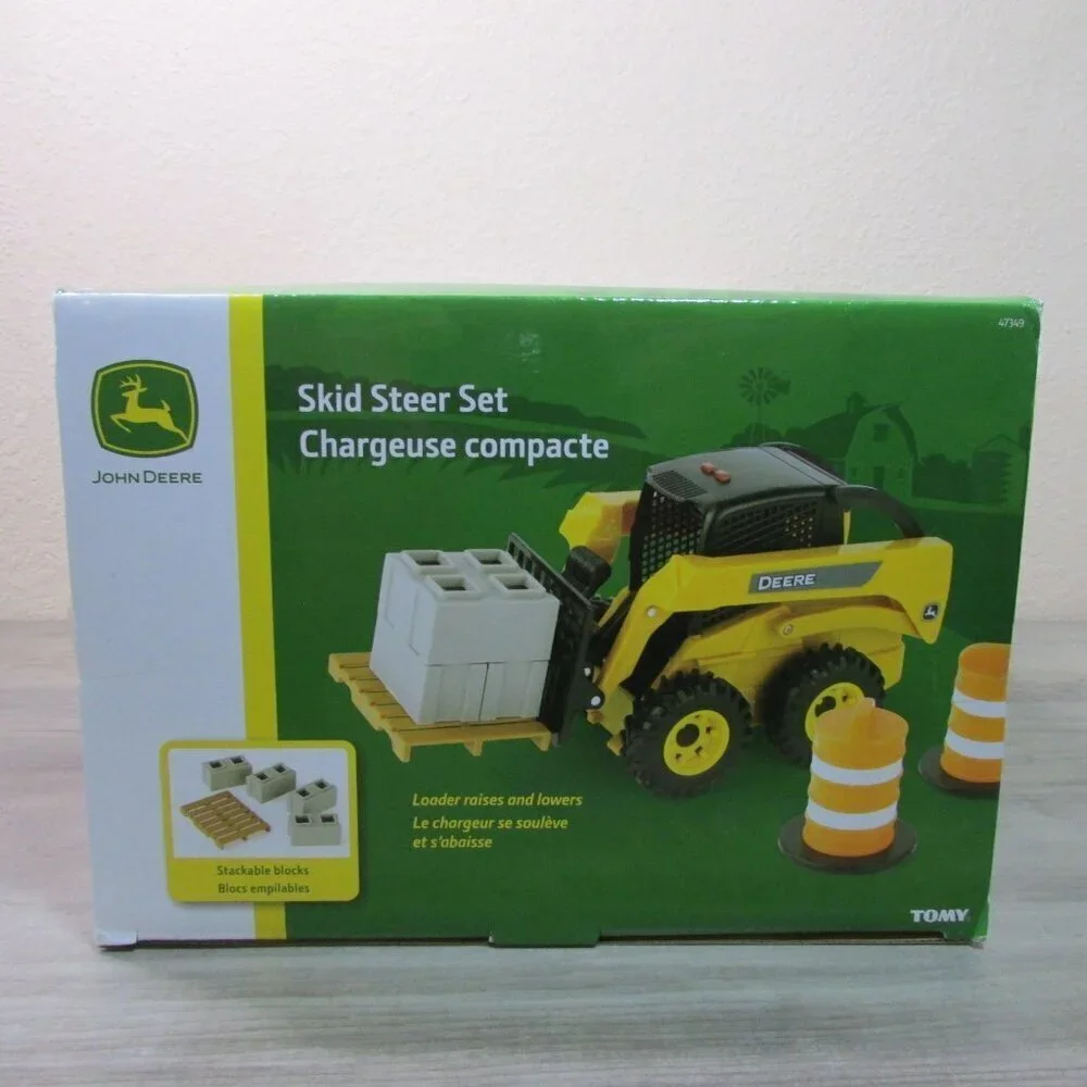John Deere TOMY Big Farm Skid Steer Set Barrels Cones 1/16 LP77344