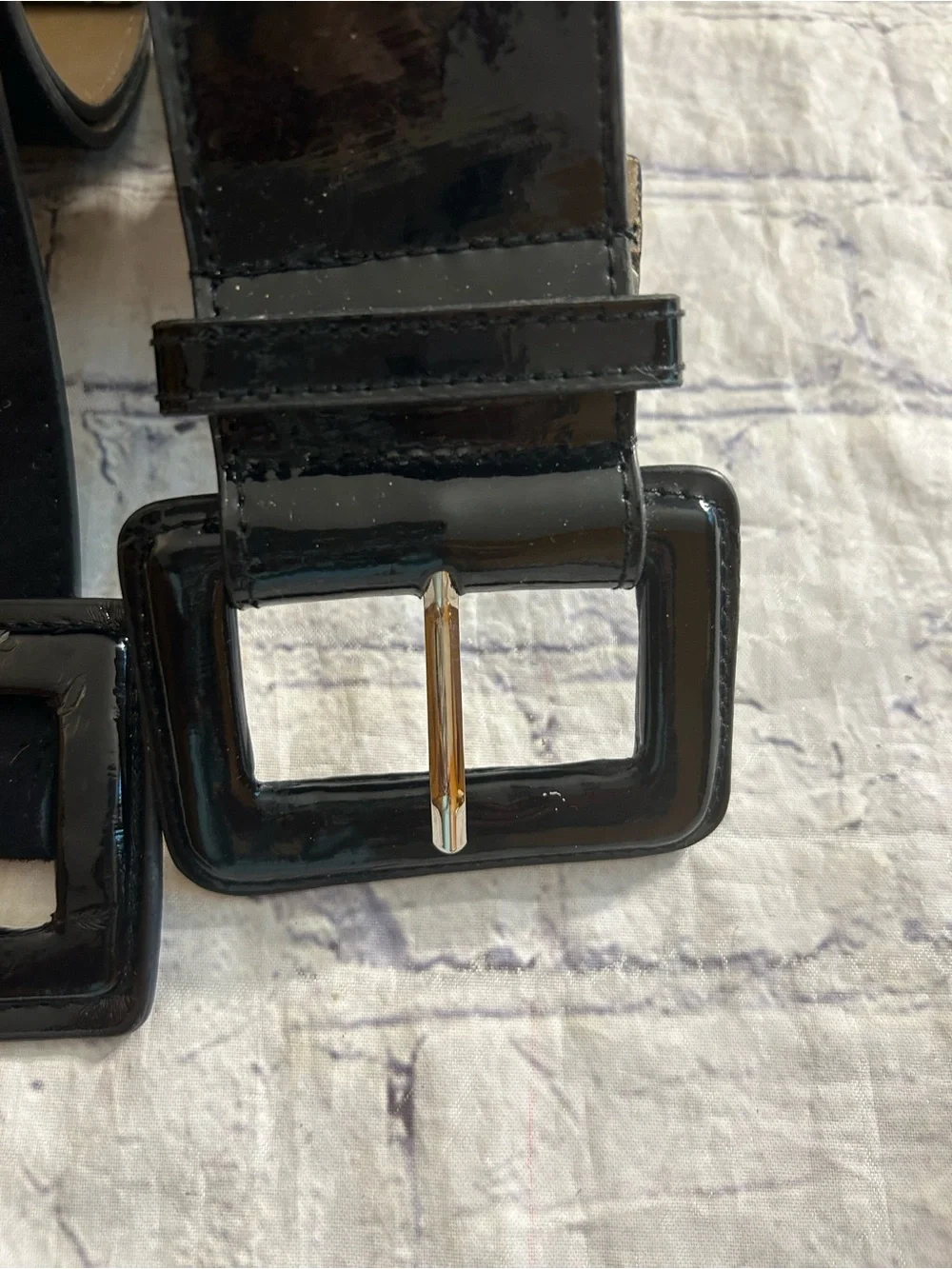 N/A black buckle