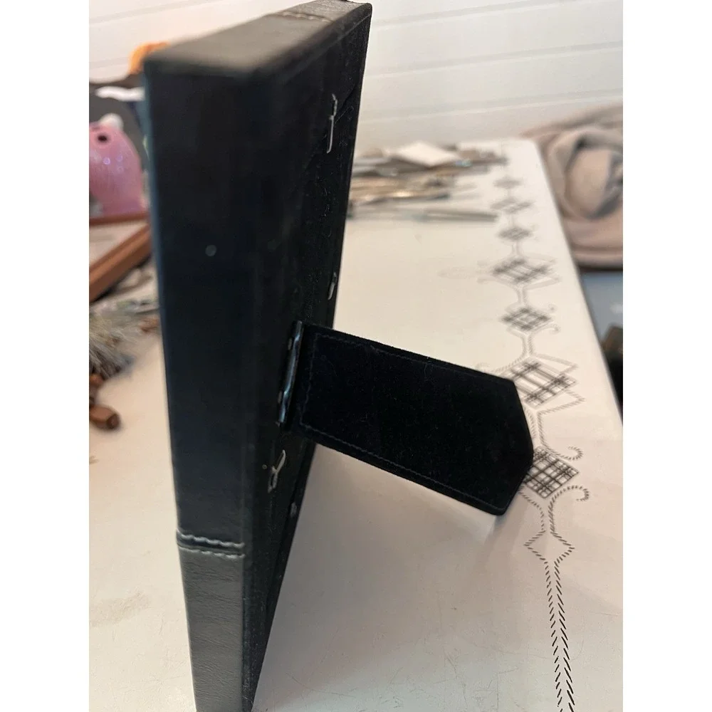 N/A black faux