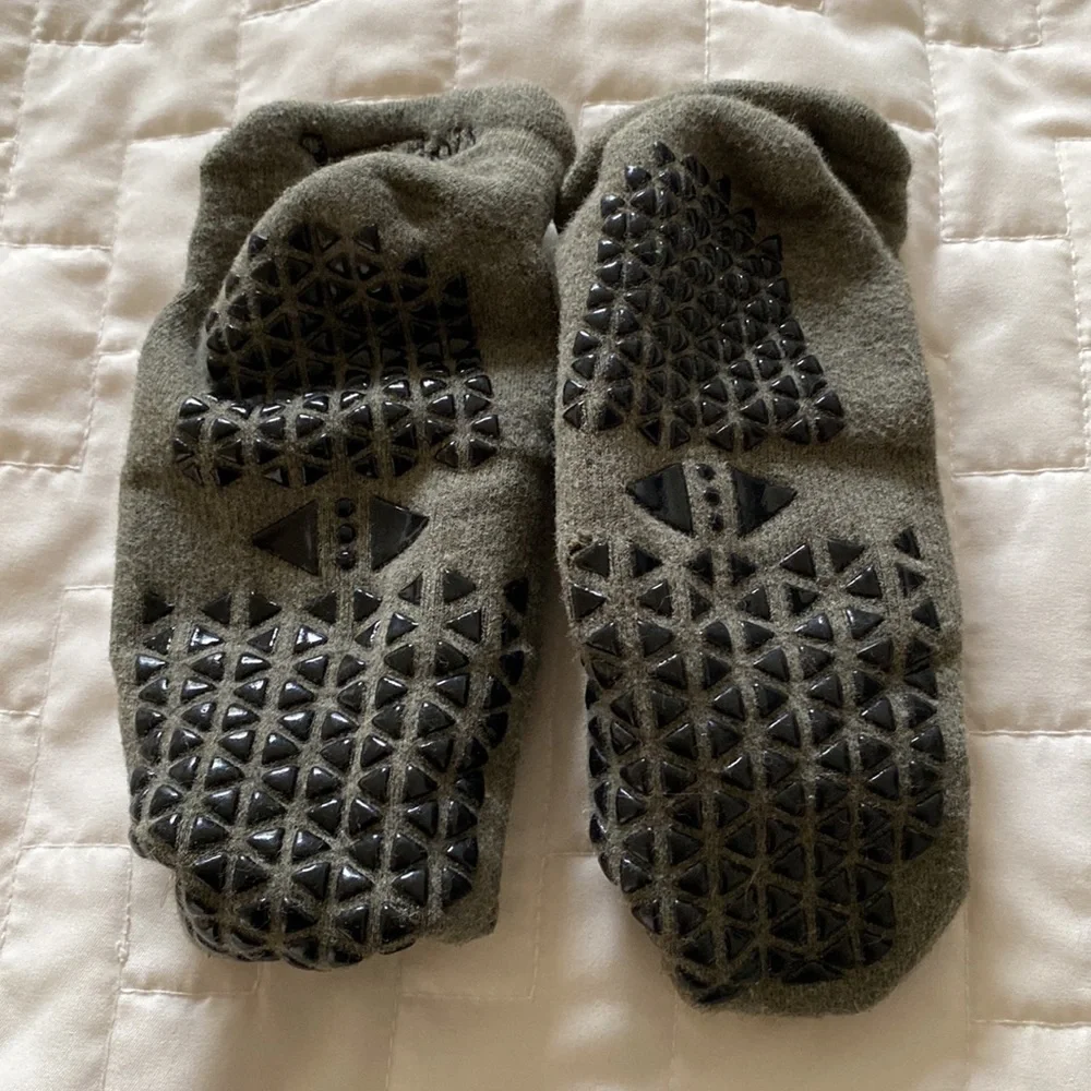 N/A sticky welcomed worn