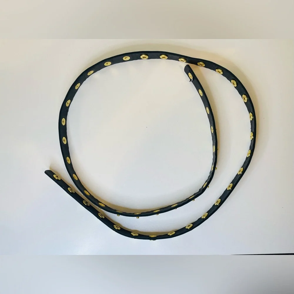 JEUN BANG Women’s Black Slim Belt with‎ Gold Studs