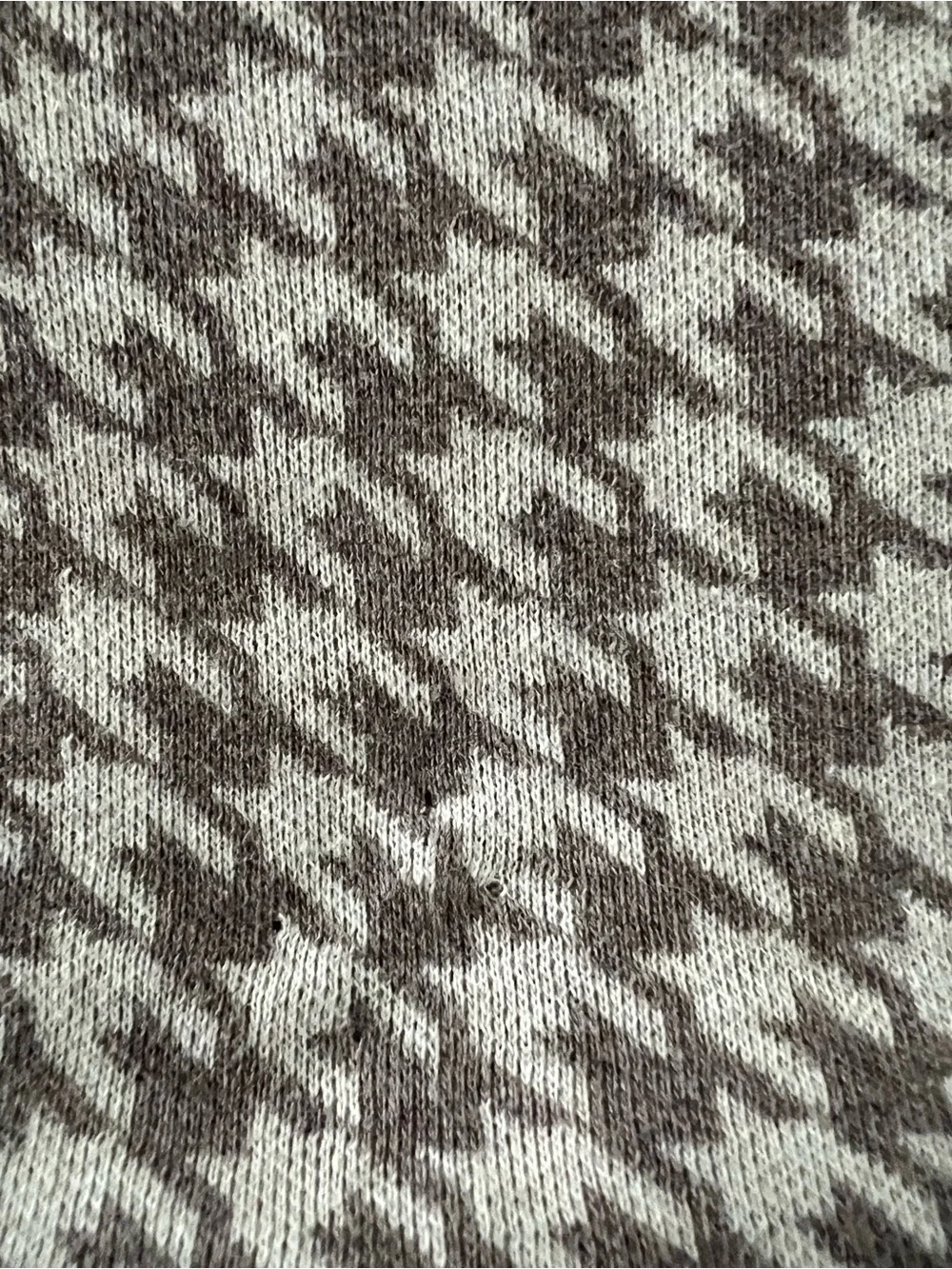 Pact Organic Cotton Airplane Travel Scarf Wrap in Heather Beige Houndstooth