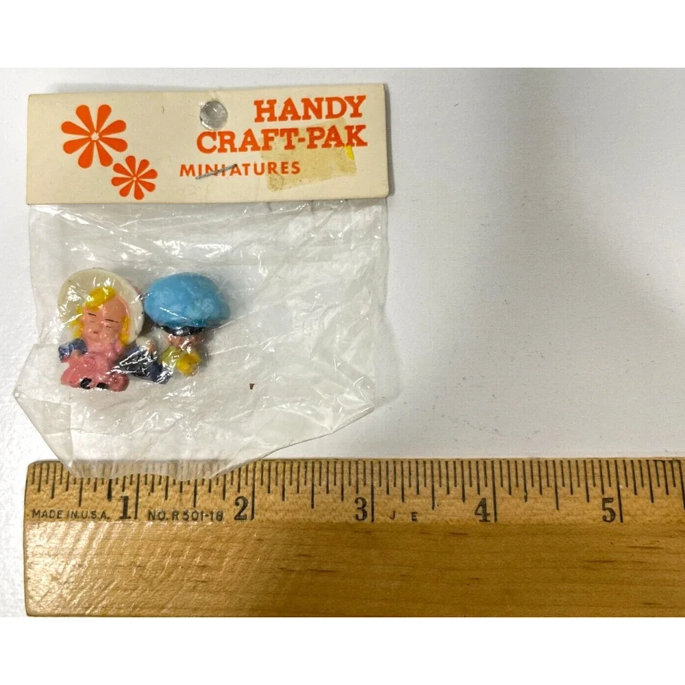 Unbranded lot handy