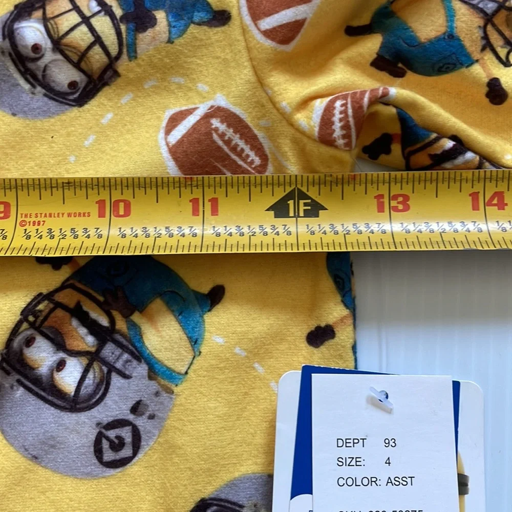 Universal minions button polyester