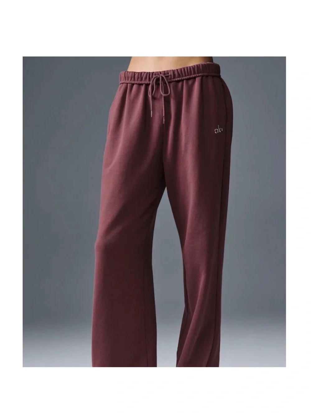Alo Brown Cozy Fleece Sweatpants accolade burgundy copper logo vuori athleisure