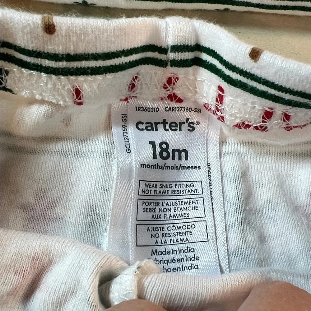 Carter's Green and Red Holiday Pajama Set  100 % Cotton Sz 18M