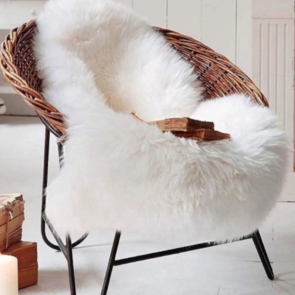 Think Vintage Online white faux