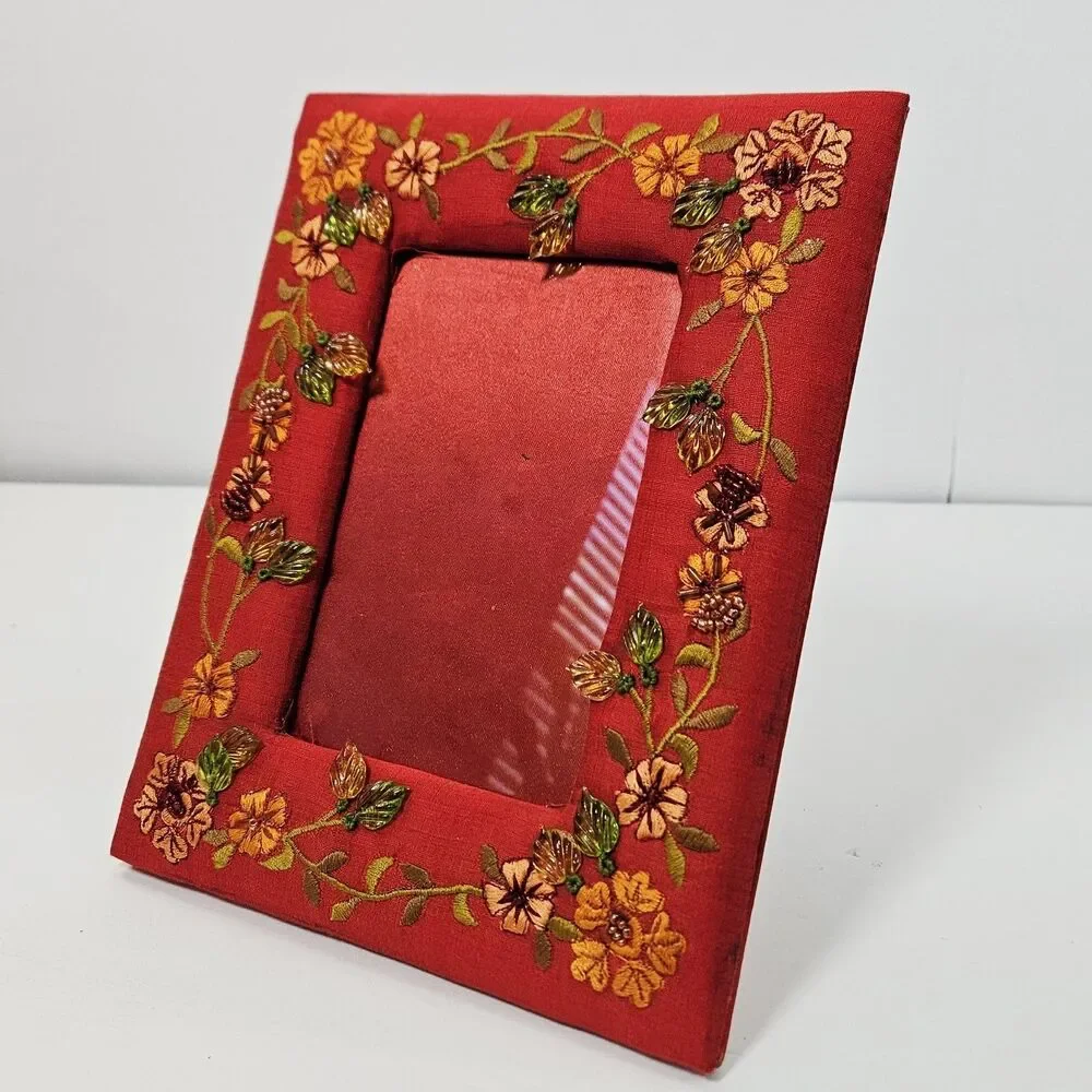 Vtg Photo Frame Gift Red Satin Fabric Embroidered beads Floral Beading 4 x 6 pic