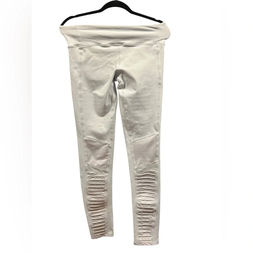 ALO Yoga elegant cream