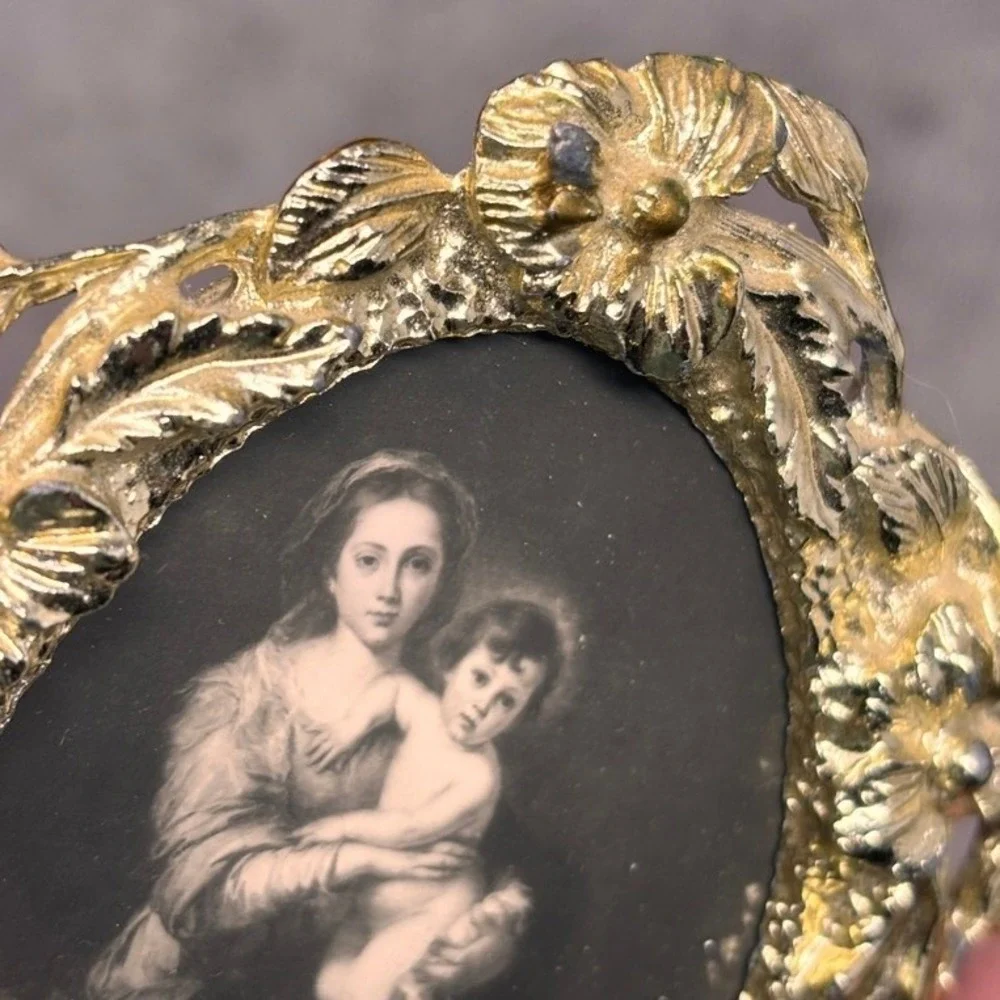 Vintage Gold Tone Floral Oval Mini Picture Frame Madonna Child Victorian Style