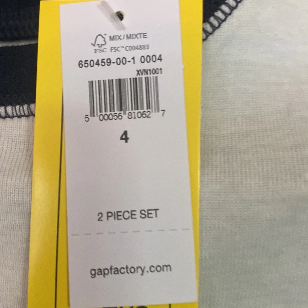 Gap Factory NWT Spiderman pj set. Size 4. White & navy.