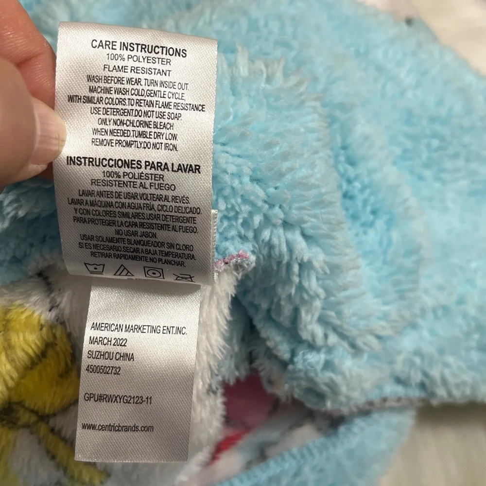 Disney polyester pockets size