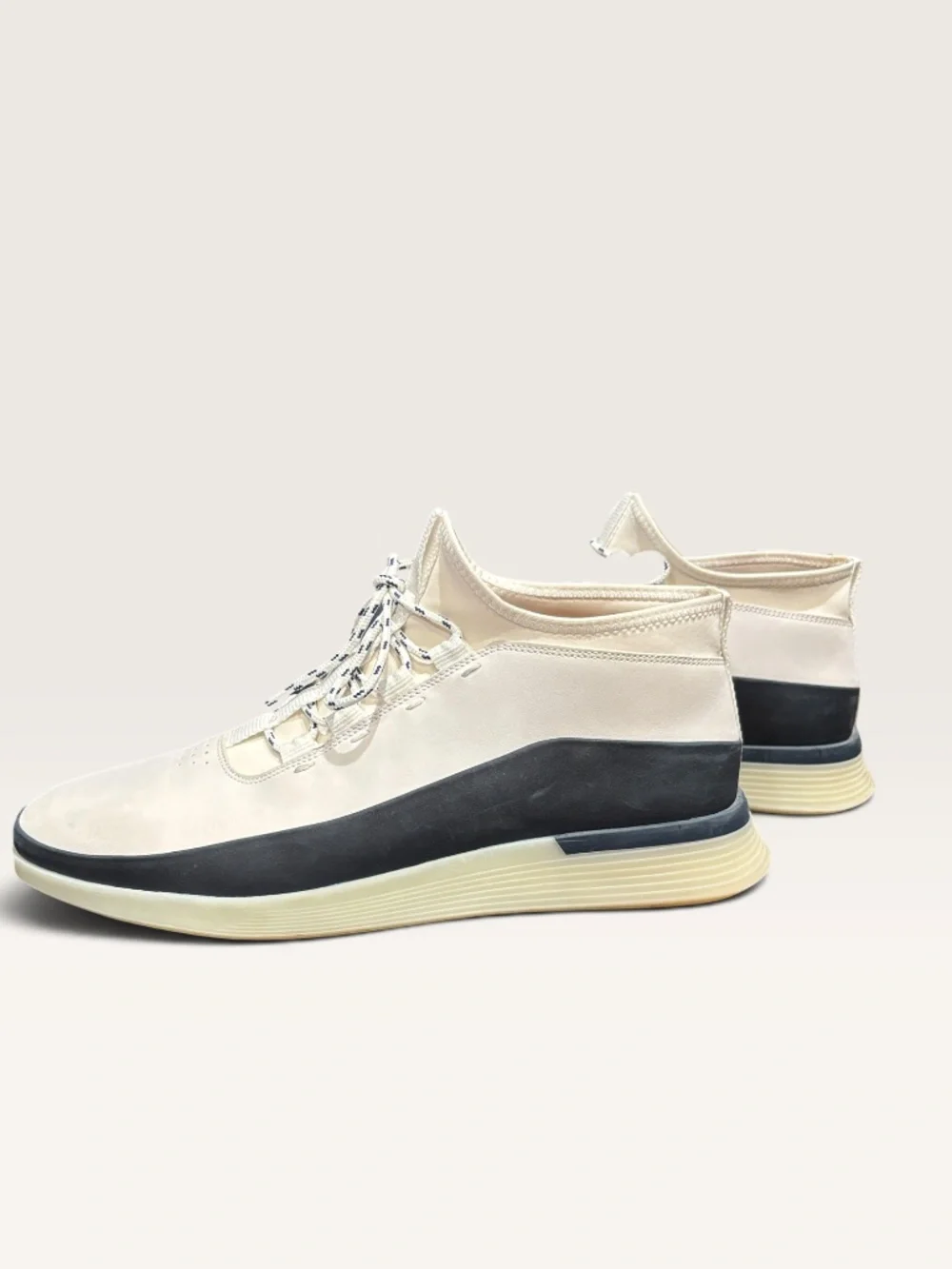 Wolf & Shepherd size 12