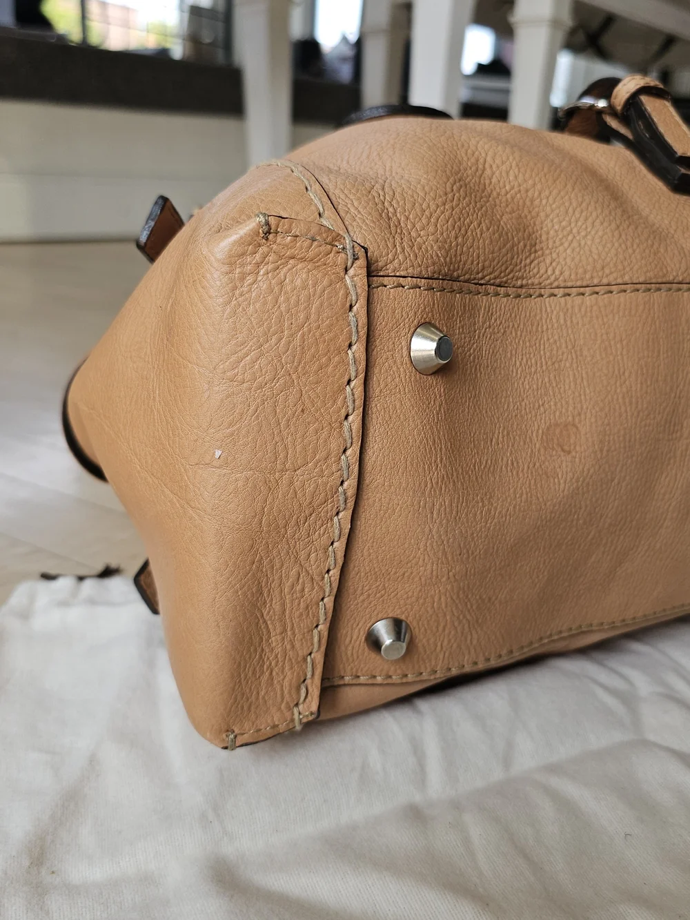 Chloe brand color