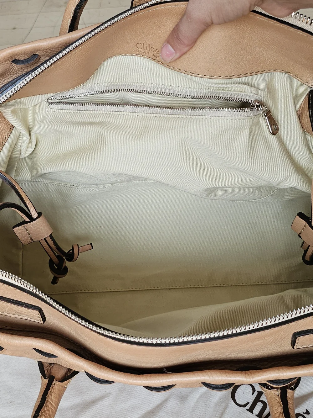 Chloe brand color