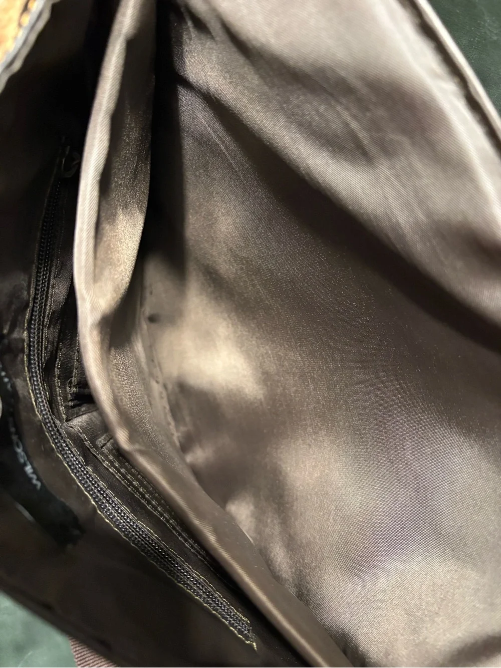 Wilson’s Leather Chestnut Brown Leather Men’s Messenger Bag - Professional Carry
