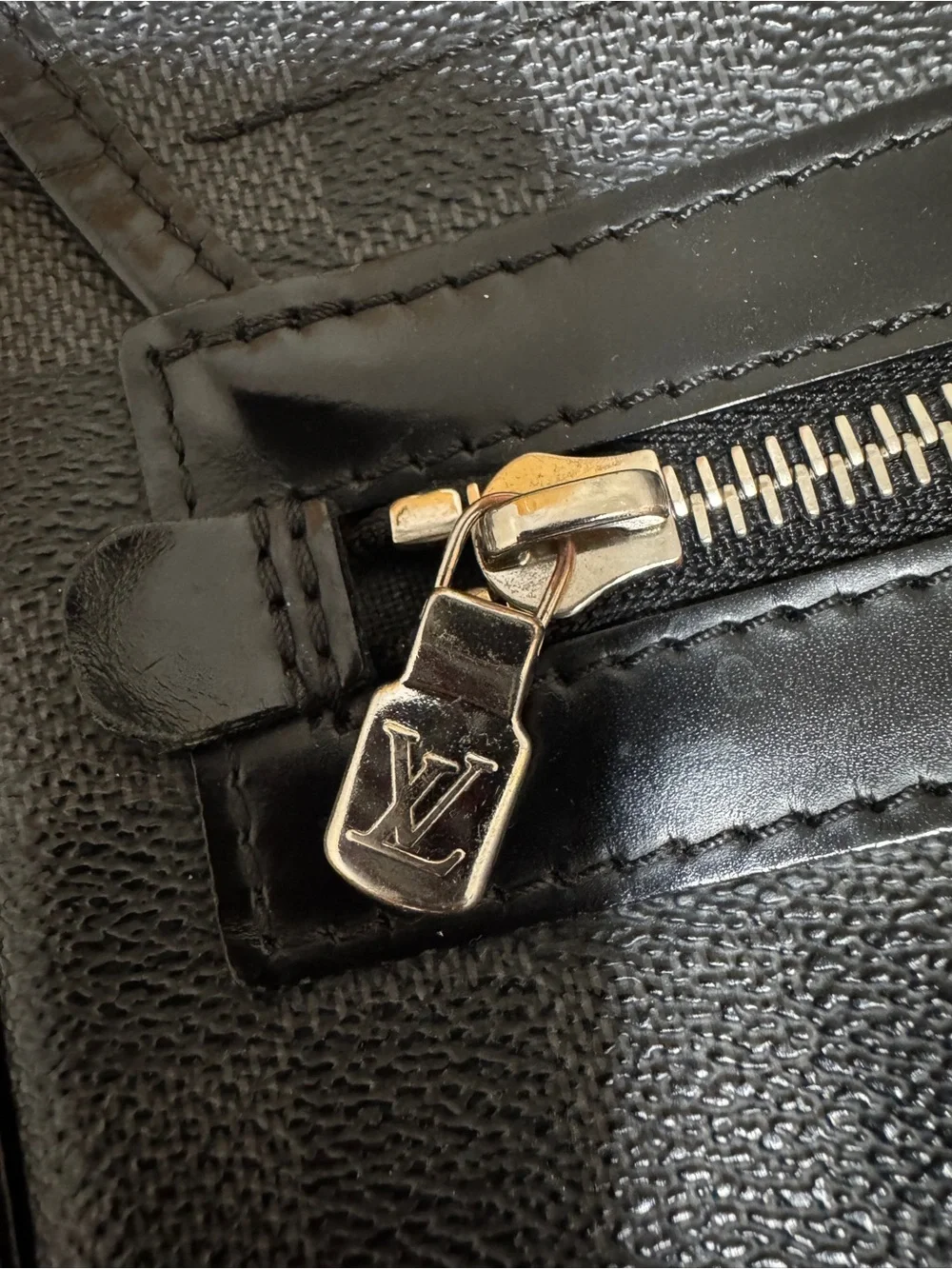 Louis Vuitton Brown/Black Damier Messenger Crossbody