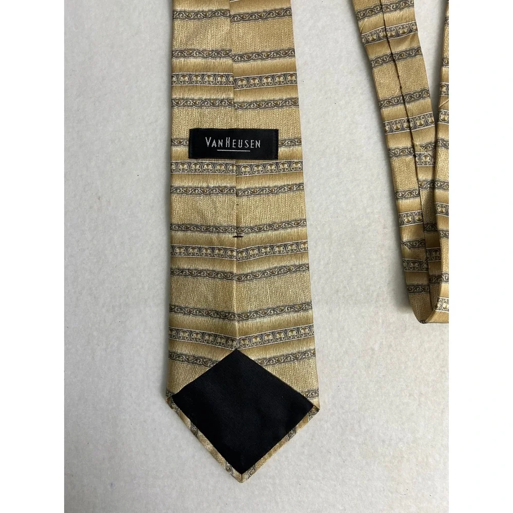 Milano Uomo providing sheen