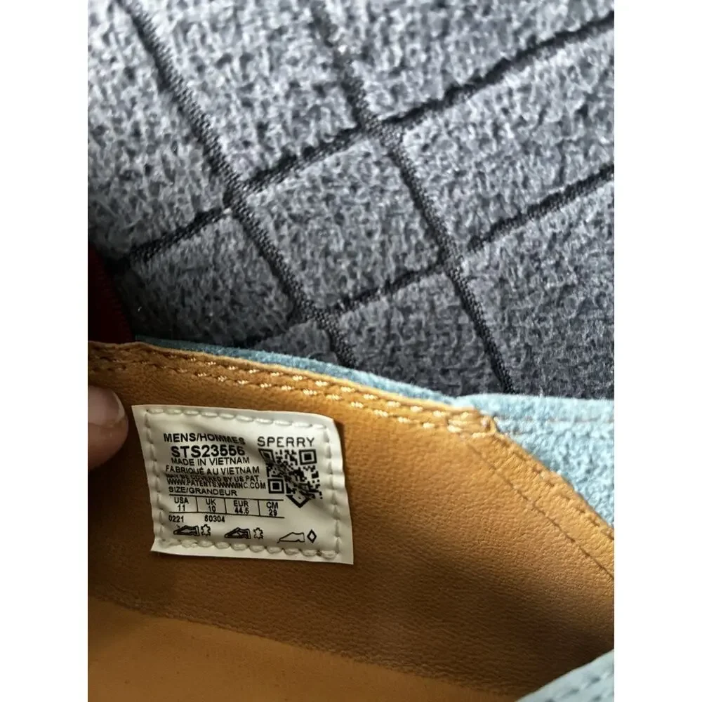 Sperry men’s gold