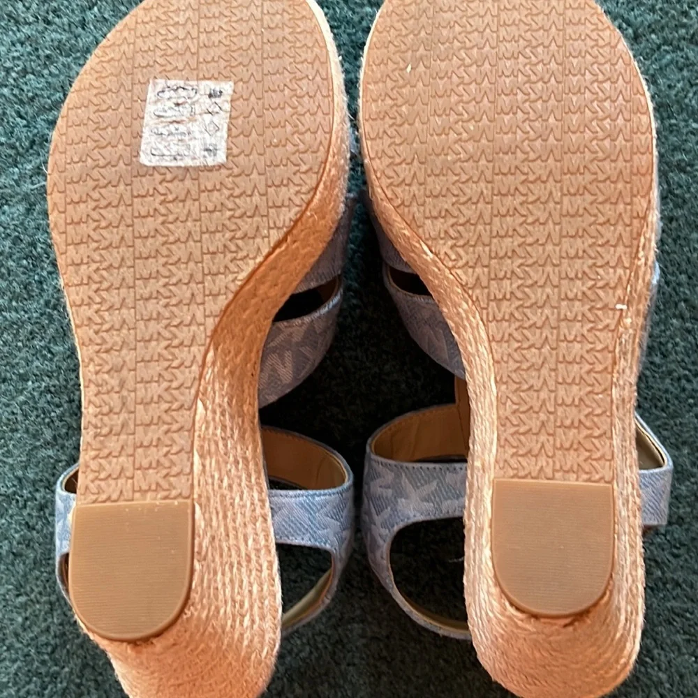 Michael Kors excellent light
