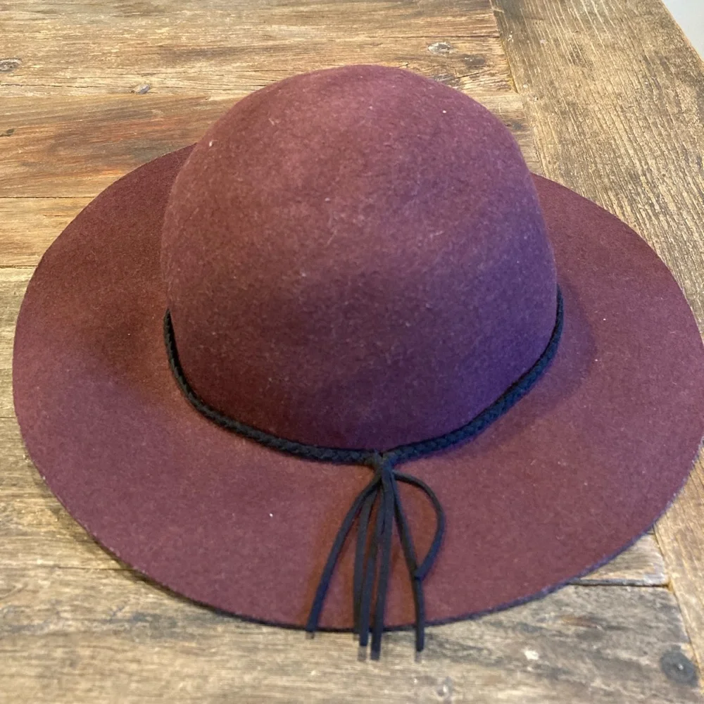 American Eagle Burgundy Wool Hat Black Trim