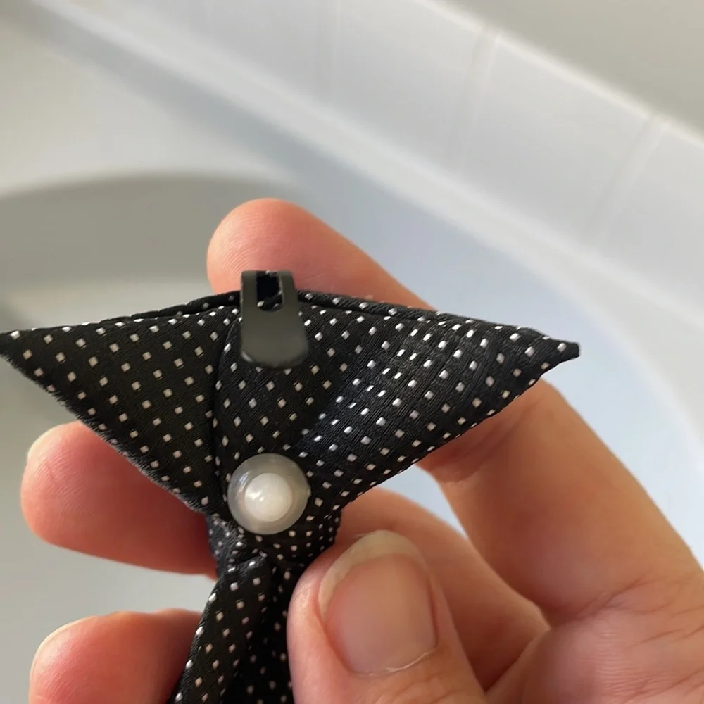 N/A black polka