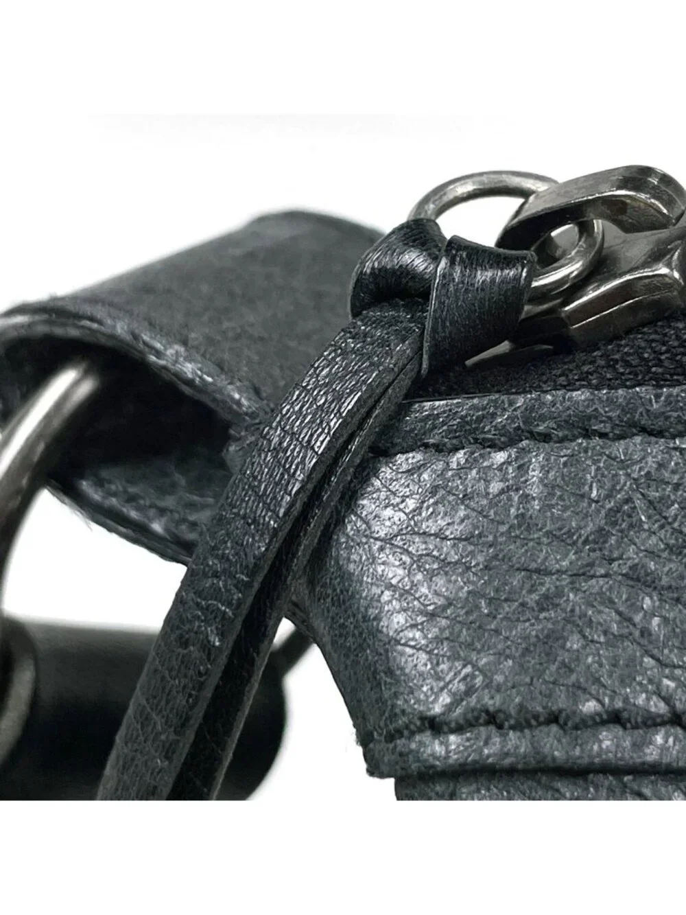 Balenciaga offensive this warehouses