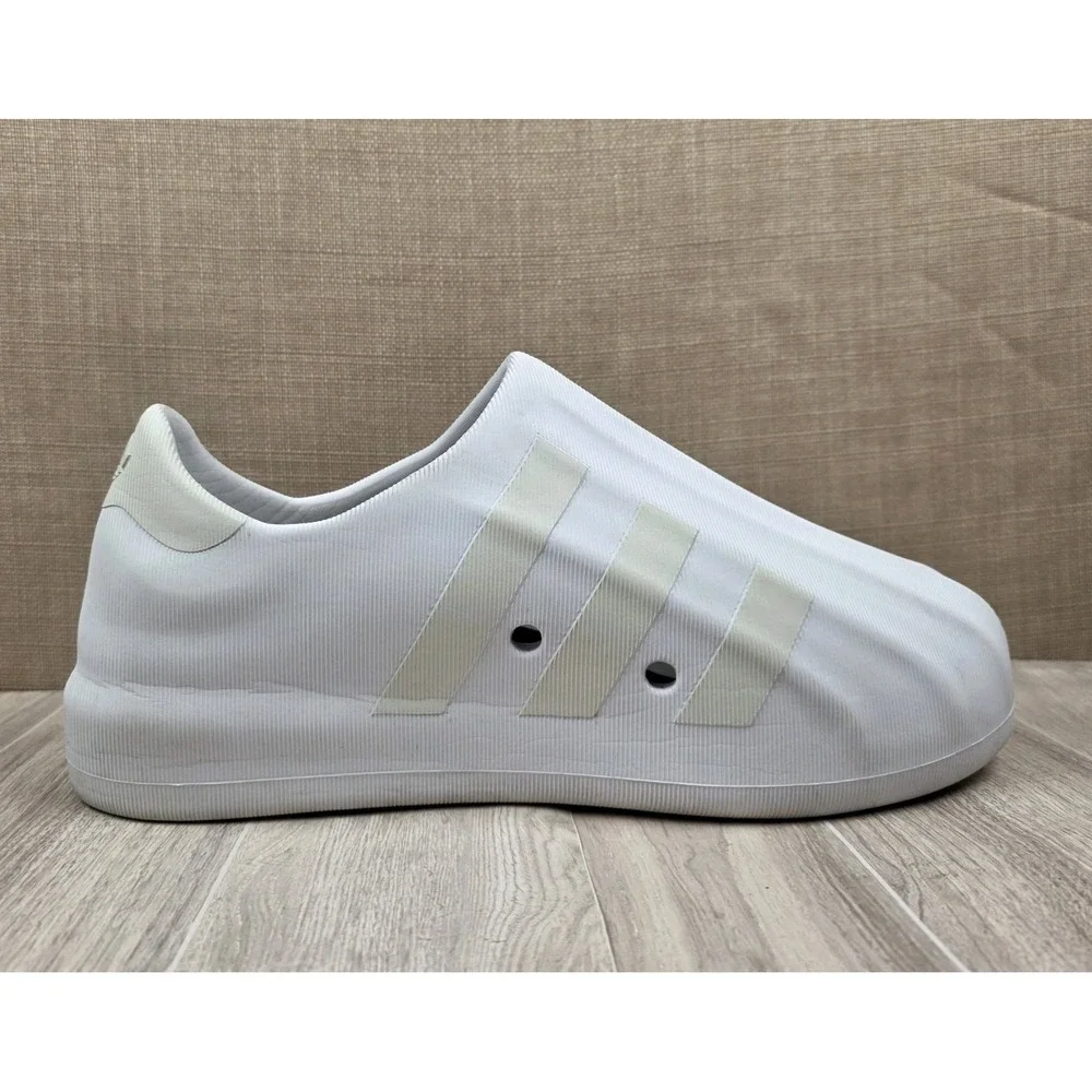 adidas triple solid casual