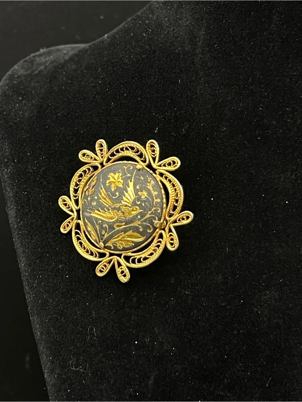 Vintage Mid Century Japanese Damascene Bird Brooch Gold Tone Filigree Frame