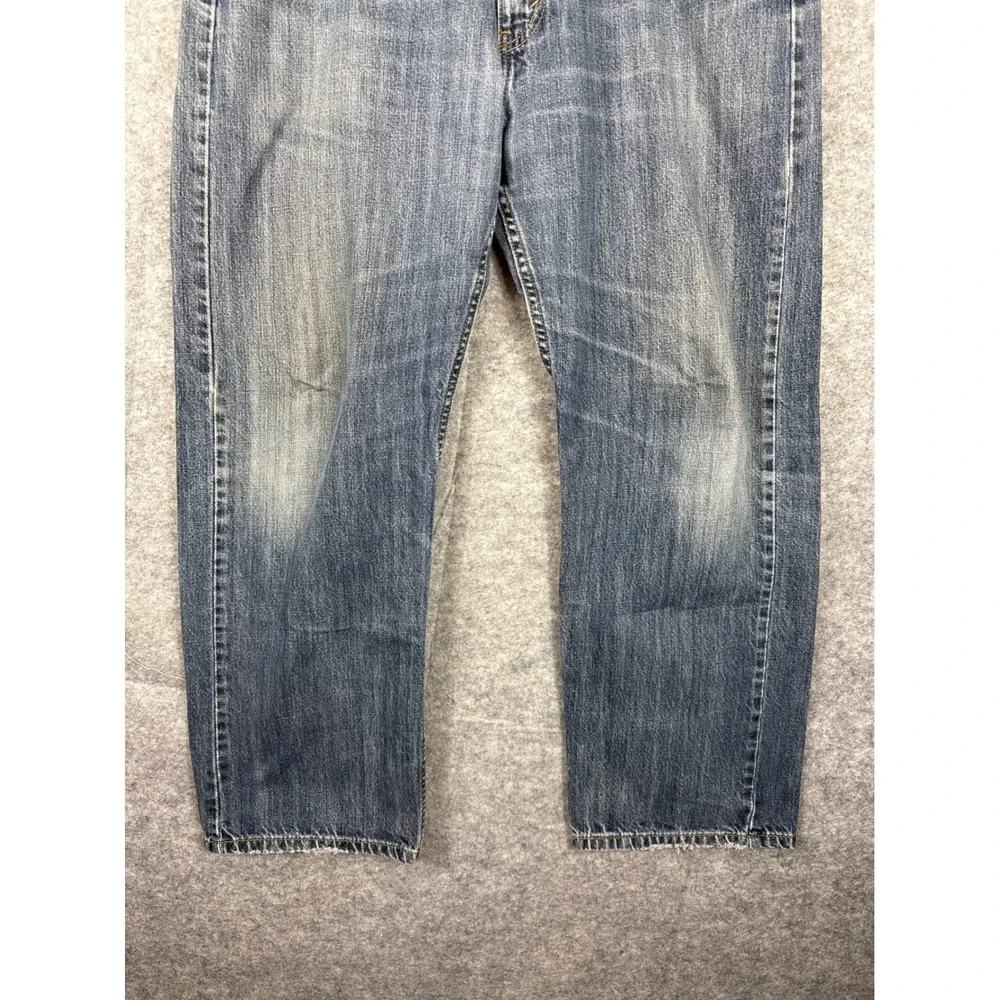 Levis levi 569