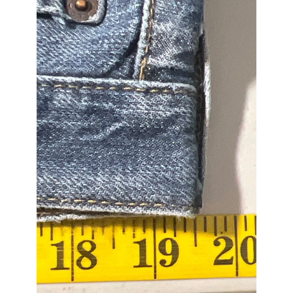 Levis levi 569
