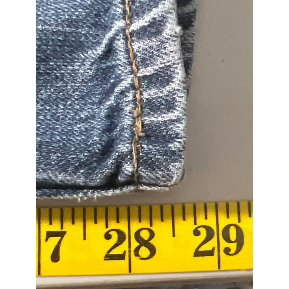 Levis levi 569