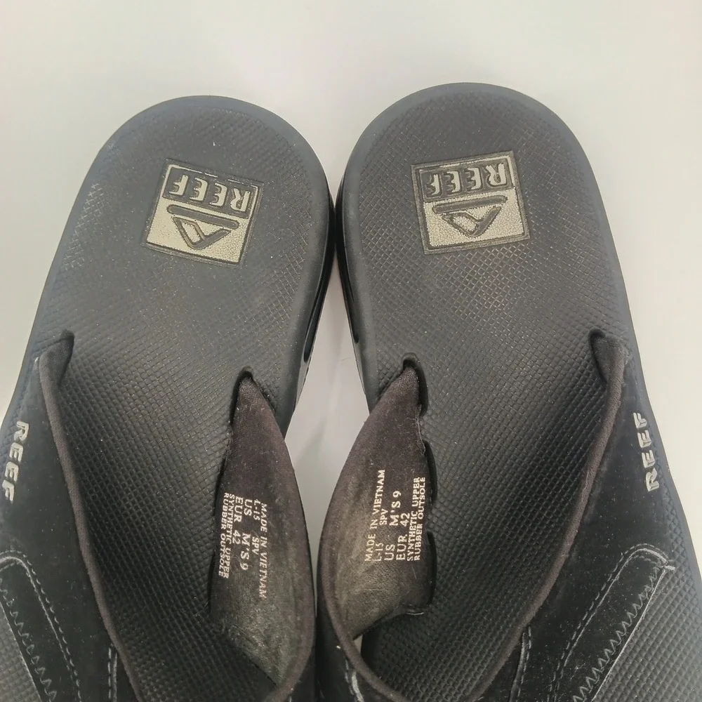 Reef Fanning Mens Sz 9 Black Flip Flop Sandals with Bottle Opener 002026-BLA