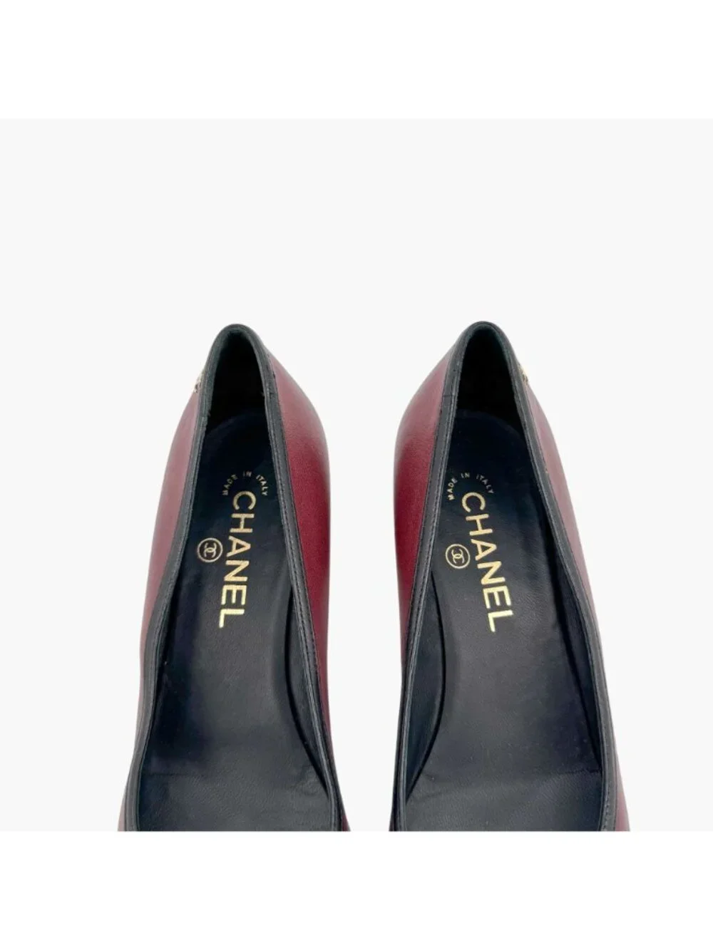CHANEL pointed toe