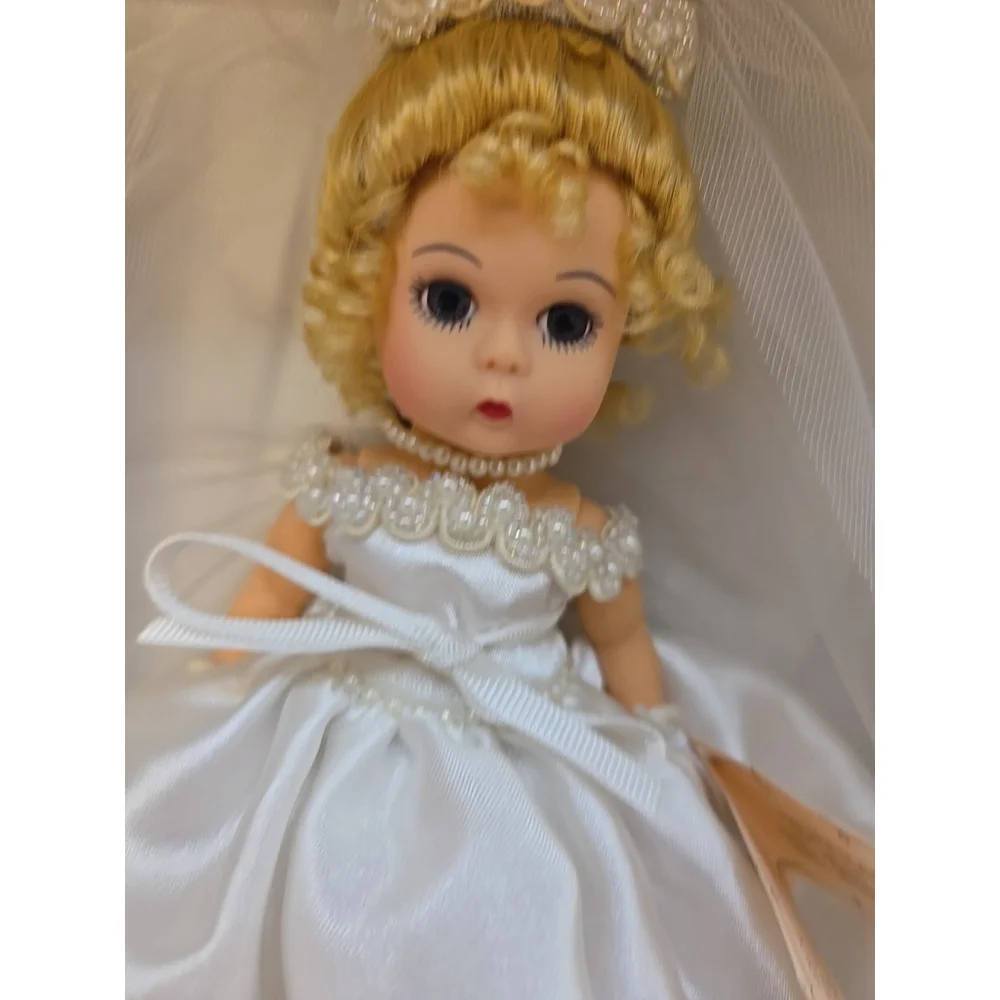 NIB Madame Alexander Memories of a Lifetime 30650 Blonde.‎ Wtag. RARE