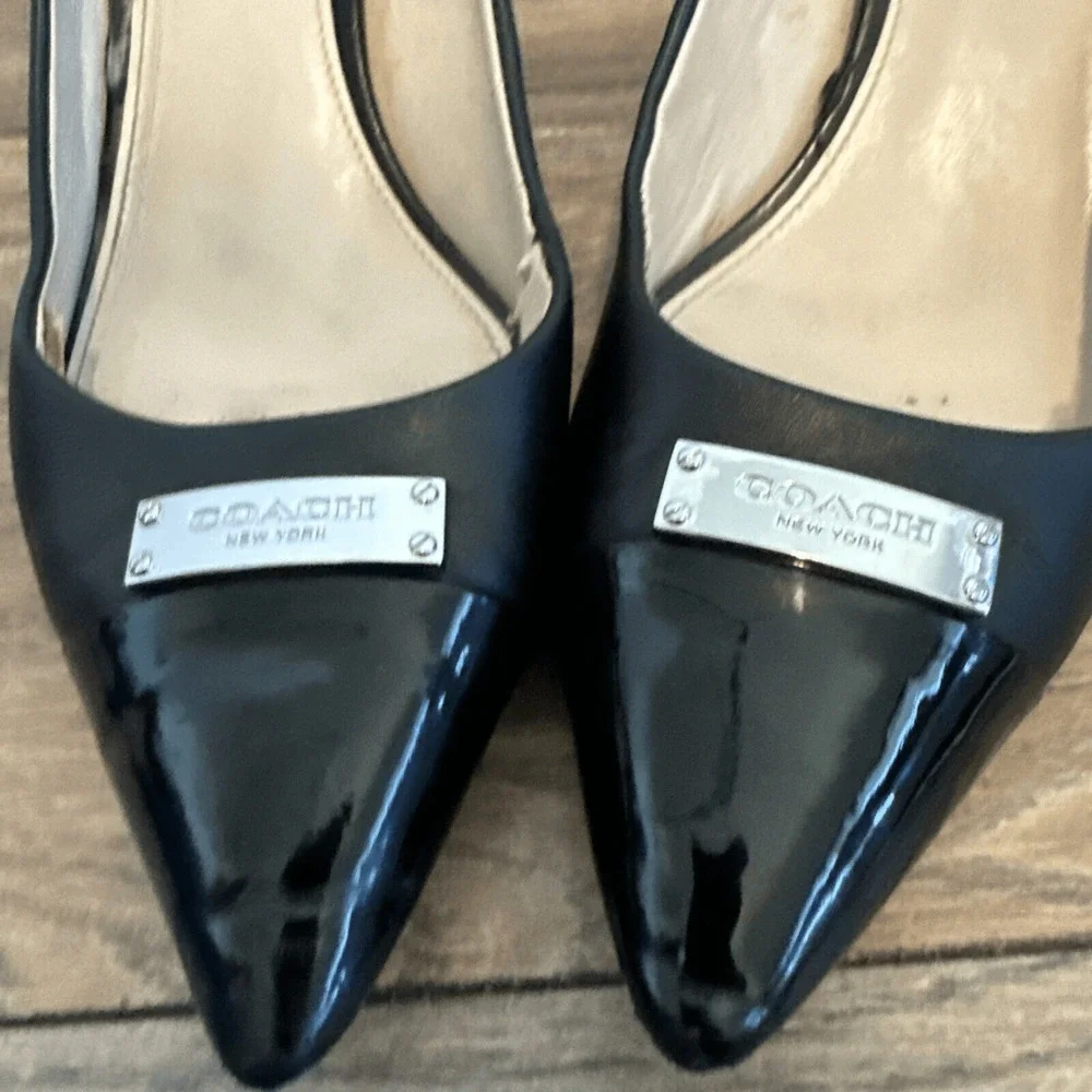 COACH vintage Black leather upper shell slip on pump shoes 9.5 B damaged‎