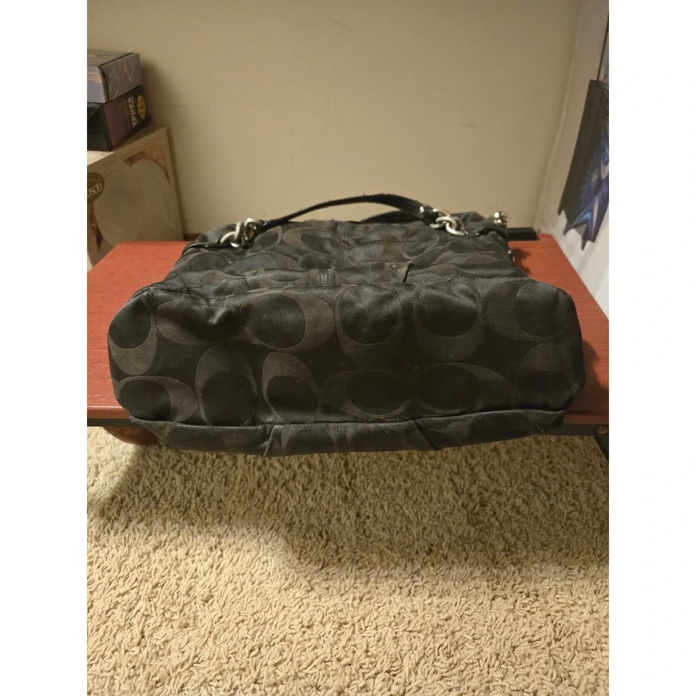 Coach signature mia