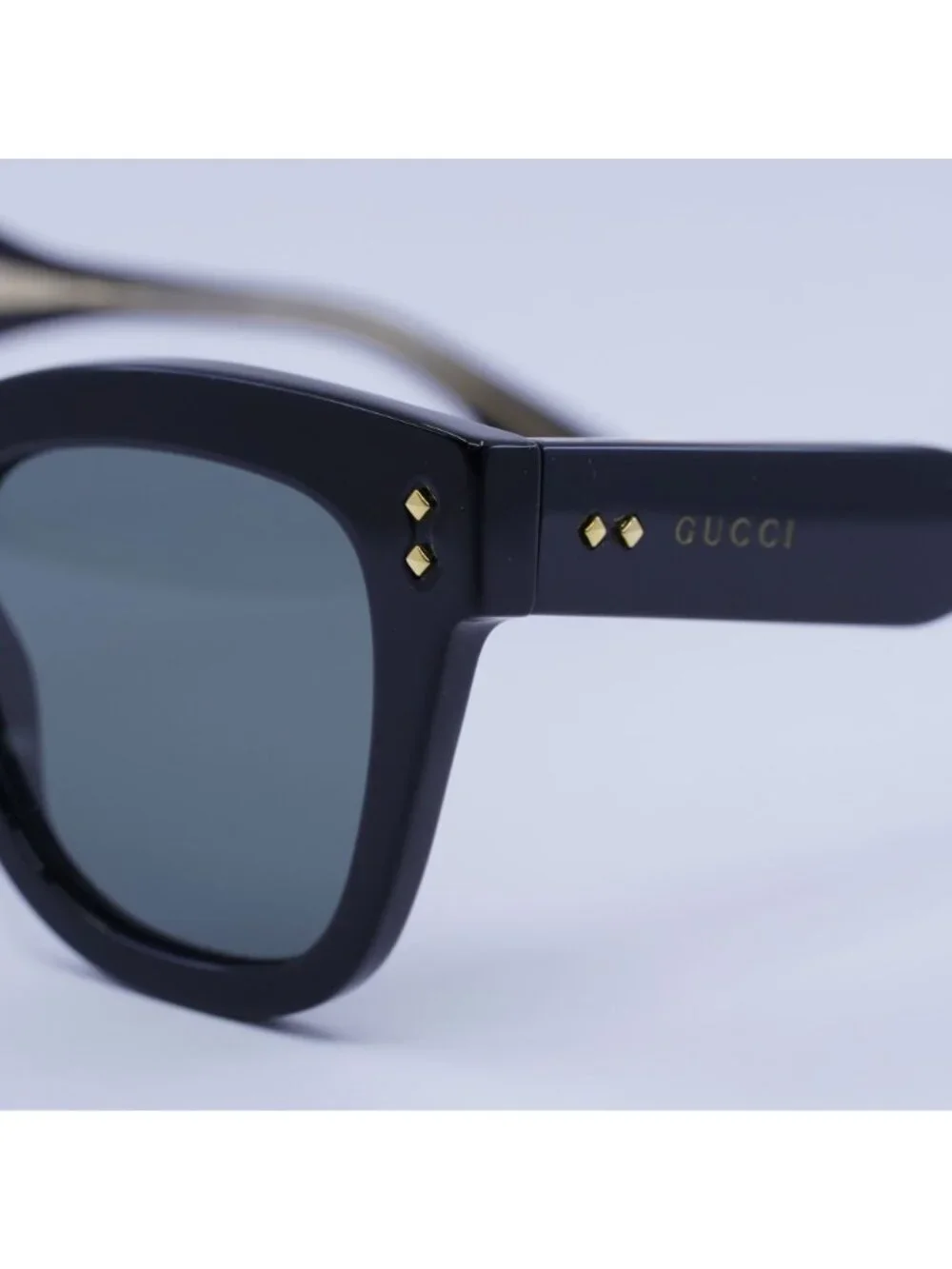 Gucci cleaning style details